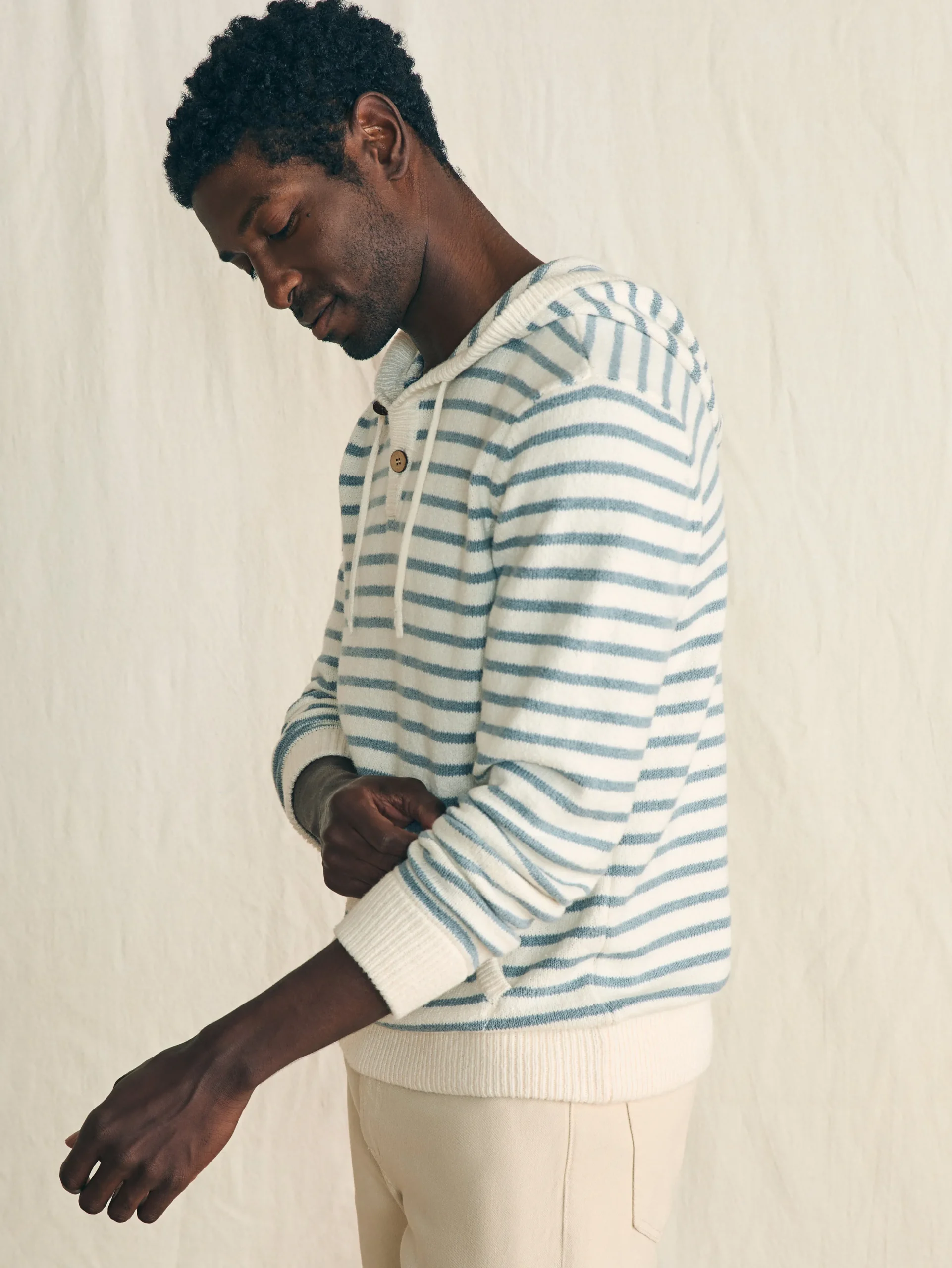 Sweaters|Hoodies & Sweatshirts^Faherty Brand Cove Sweater Hoodie - Ivory Chambray Stripe