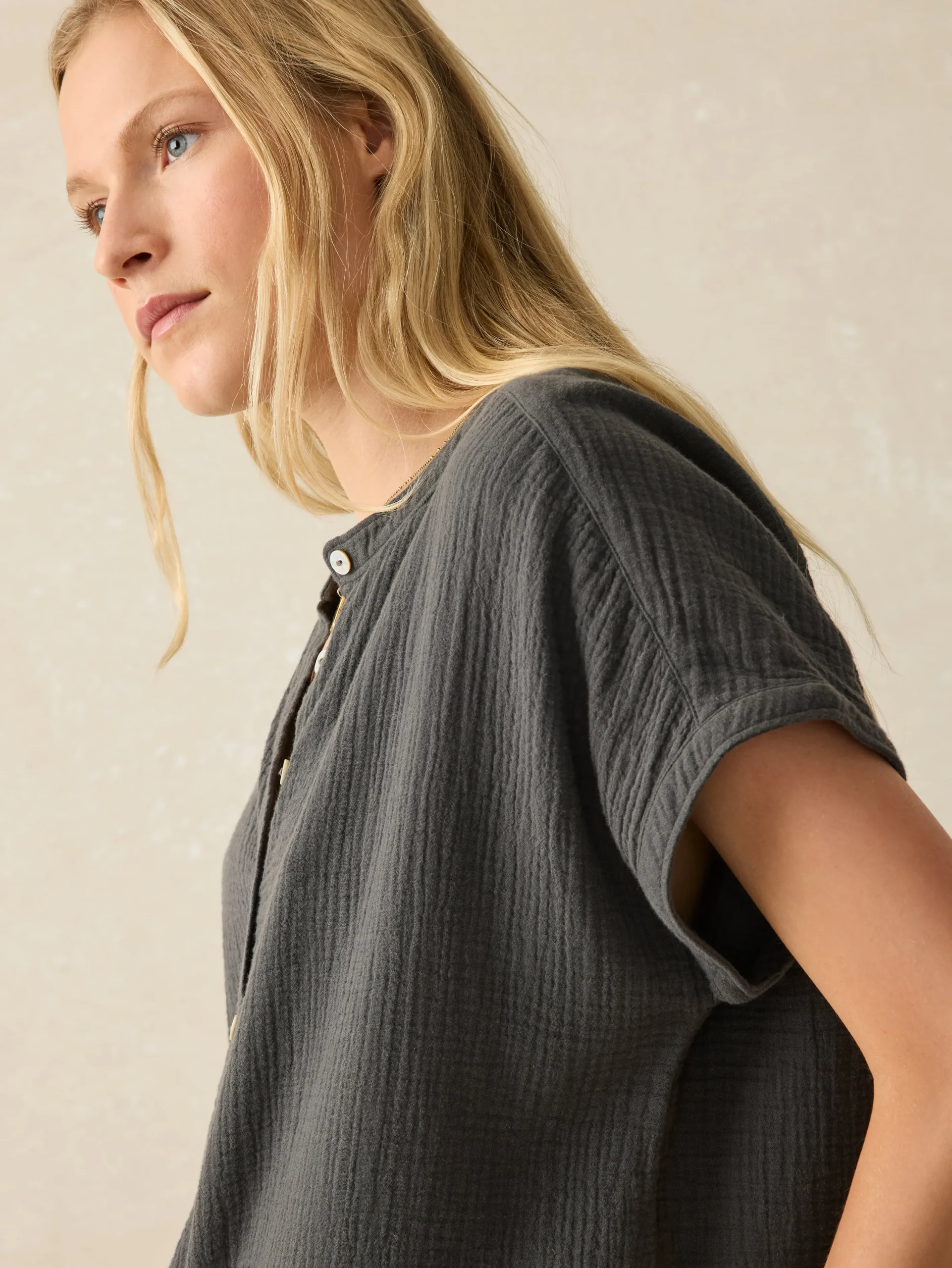 Shirts & Tops^Faherty Brand Dream Cotton Gauze Desmond Top - Washed Black
