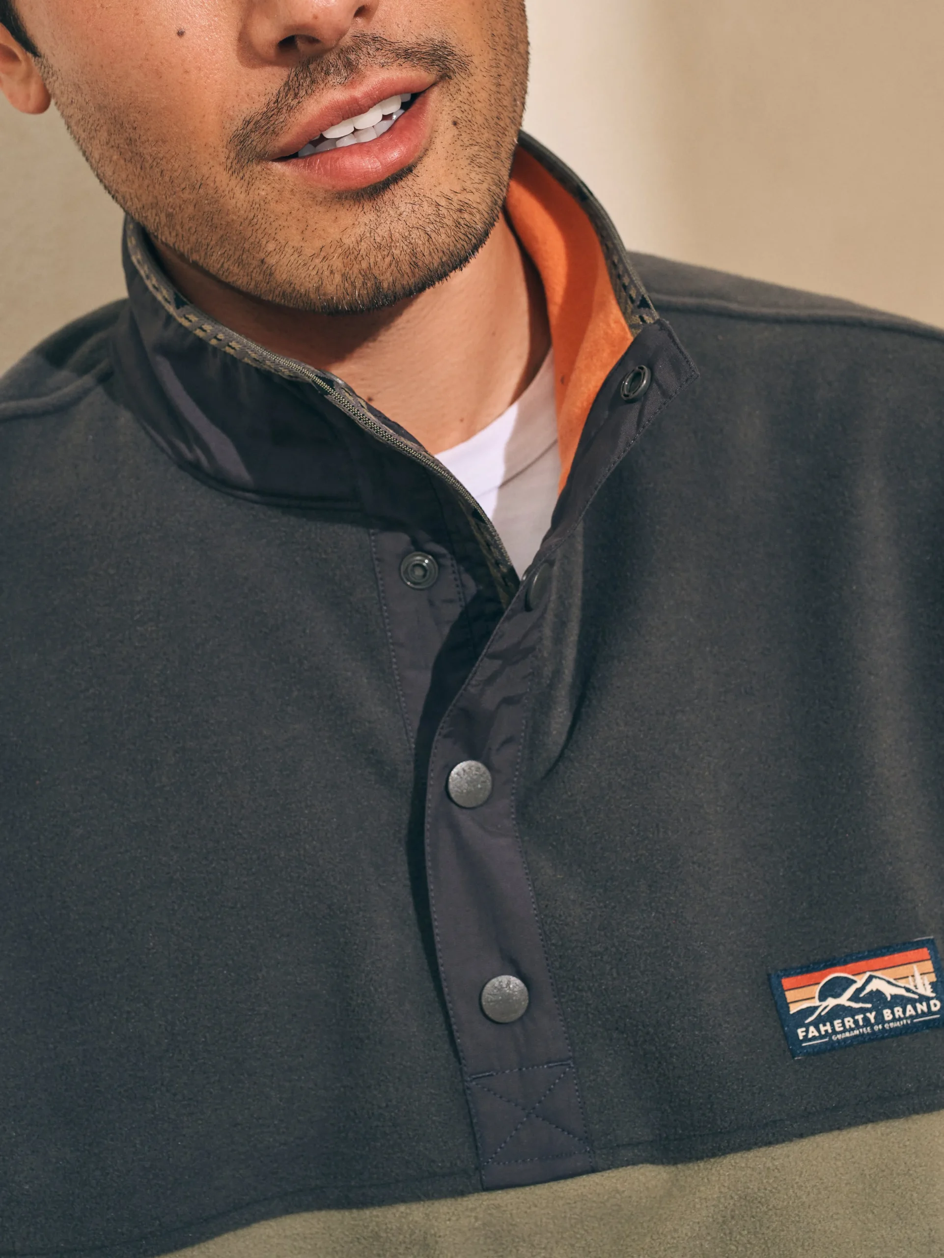 Jackets & Vests^Faherty Brand Low Pile Fleece Popover - Faded Black Light Pine