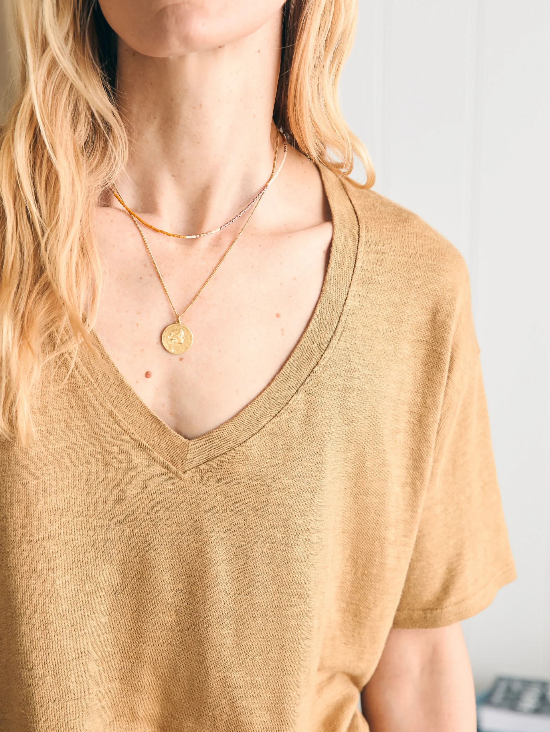 T-Shirts^Faherty Brand Oceanside Linen V-Neck Tee - Antique Bronze