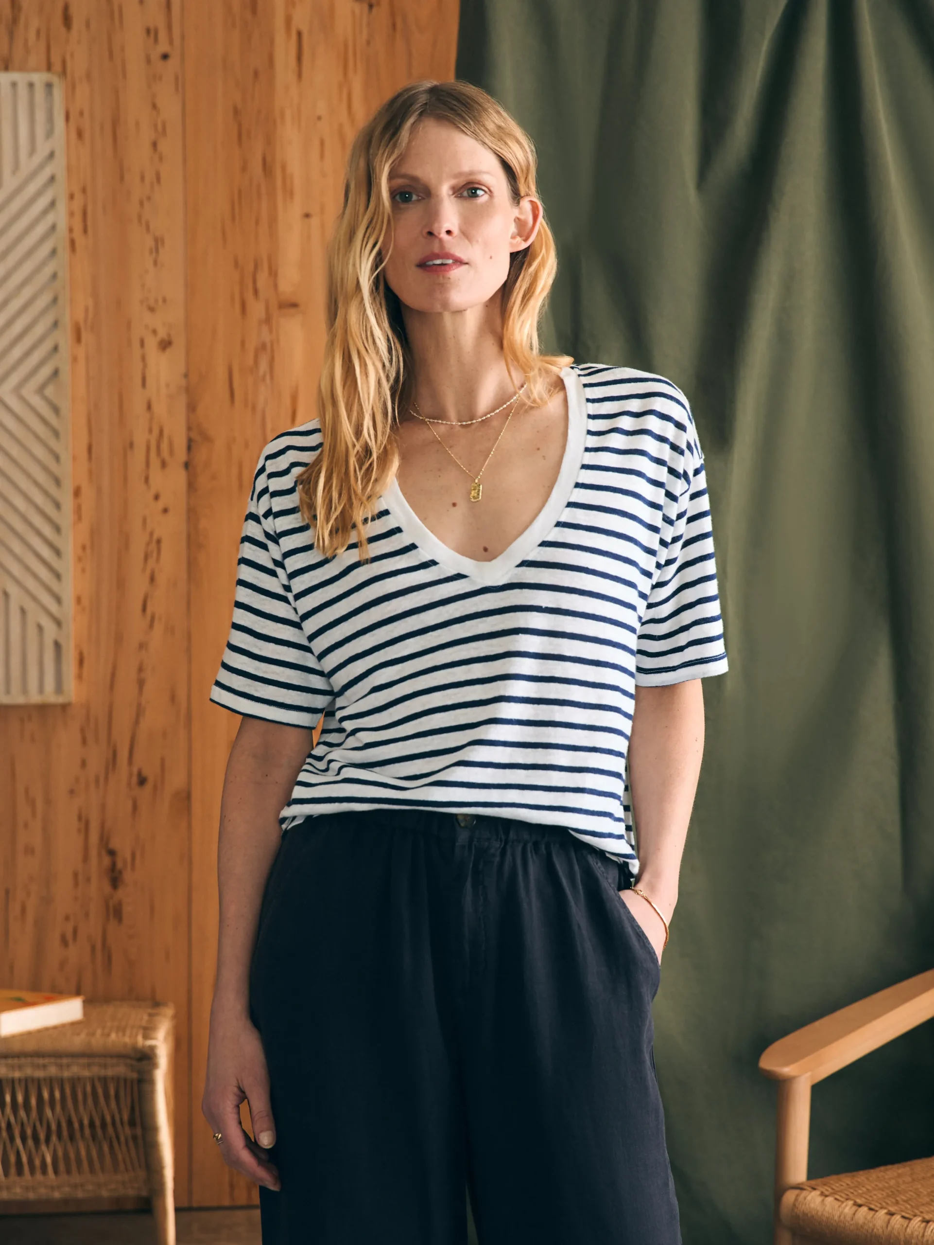 T-Shirts^Faherty Brand Oceanside Linen V-Neck Tee - Ahoy Stripe