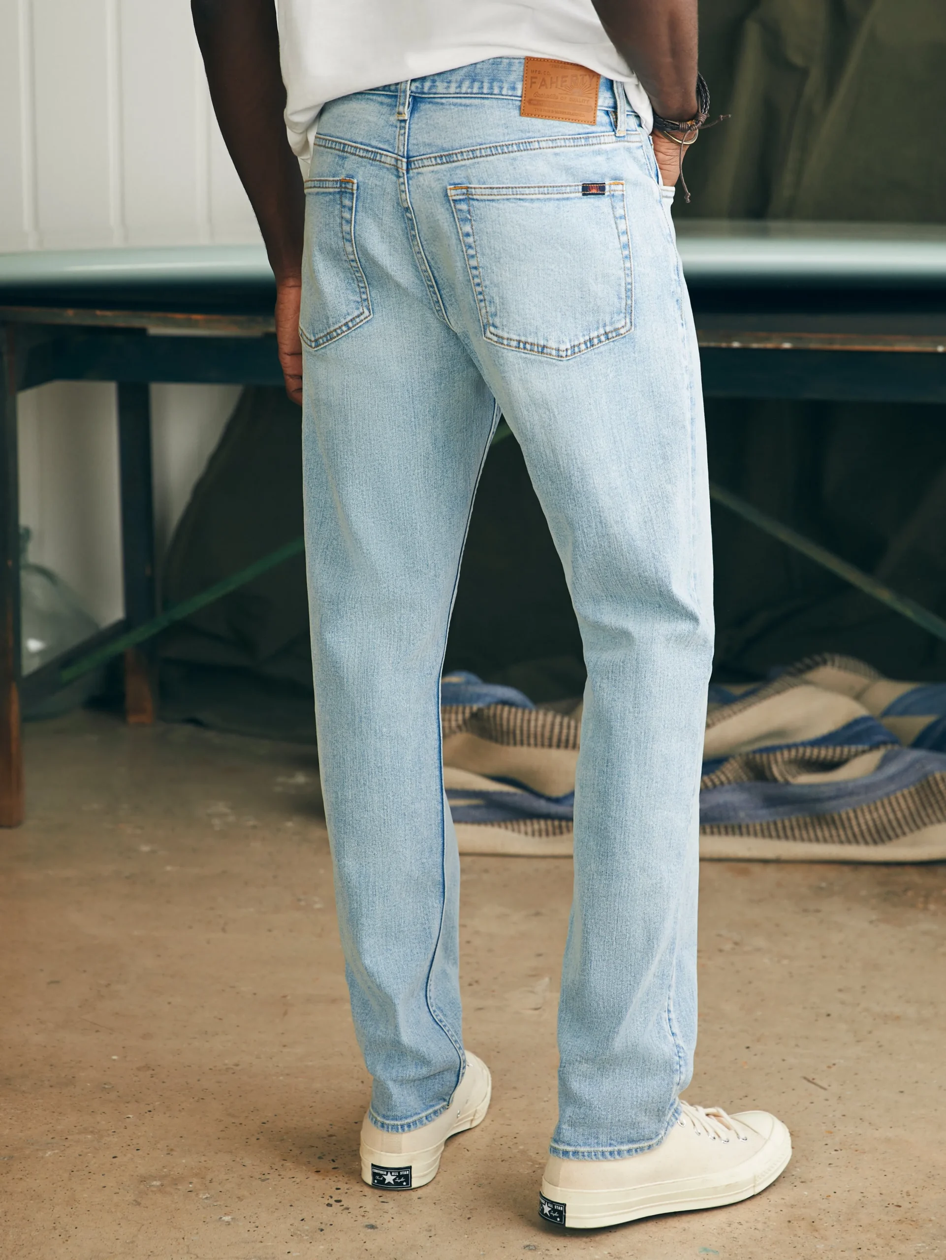 Pants^Faherty Brand Organic Cotton Slim Straight Denim (32" Inseam) - Somerset Blue