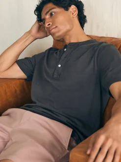 T-Shirts & Henleys^Faherty Brand Short-Sleeve Sunwashed Henley - Washed Black