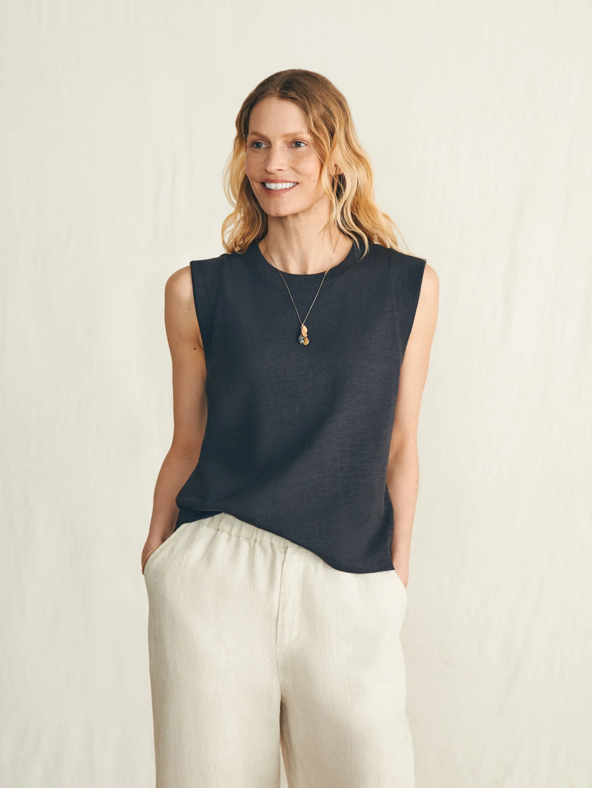 T-Shirts^Faherty Brand Sunwashed Slub Muscle Tank - Washed Black